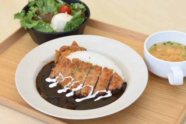 千本松カツカレー